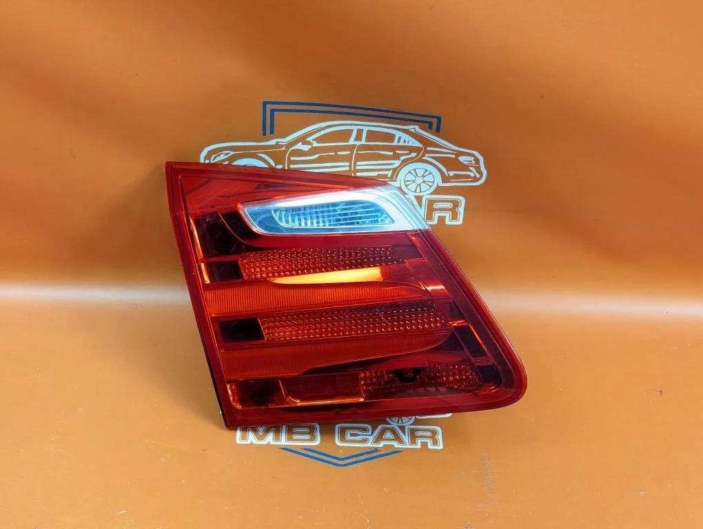 Фонарь крышки багажника Mercedes-Benz