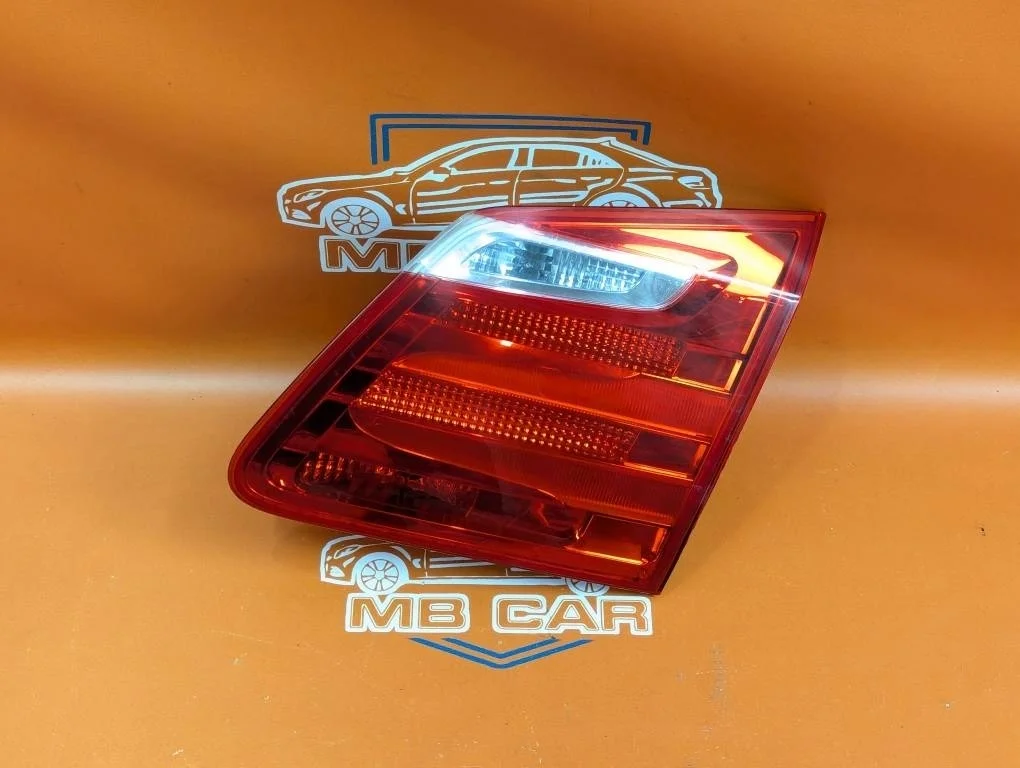 Фонарь крышки багажника Mercedes-Benz