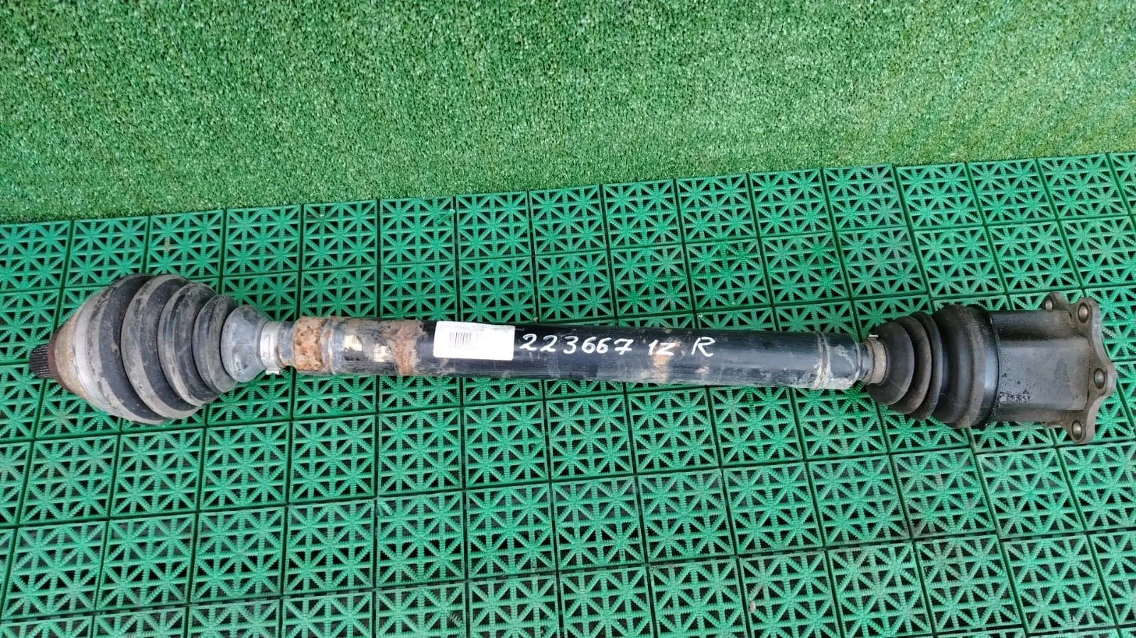 Вал привода со шрусами AUDI A3, SKODA OCTAVIA 1Z, VOLKSWAGEN 1,8/2,0 2004- ромашка правый б/у A3(2004-2013);OCTAVIA 1Z(2004-2012);GOLF 5(2004-2009);GOLF 5+(2005-2014);JETTA 5(2005-2009)