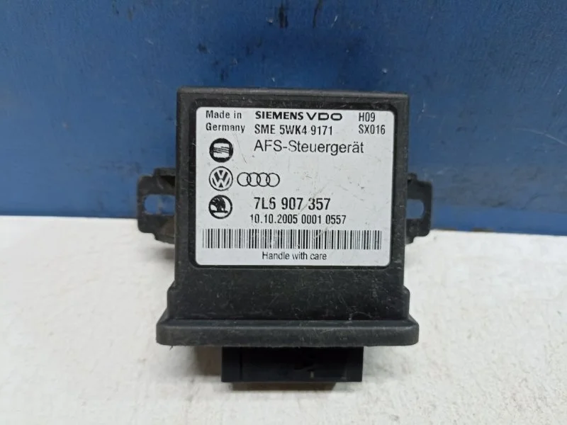 Блок адаптивного освещения и корректора фар Volkswagen Touareg 1 2002 - 2010 7L6907357 7L