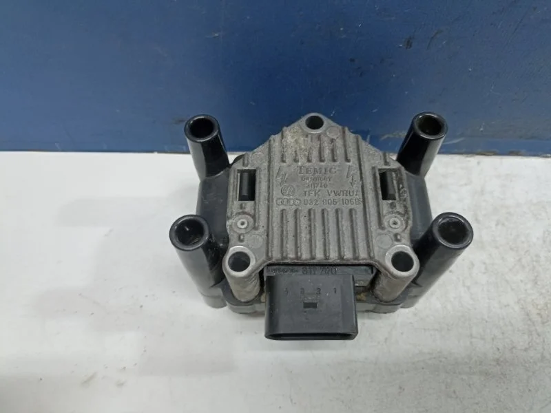 Катушка зажигания Volkswagen Golf 6 2012 032905106B 1.6 BSE