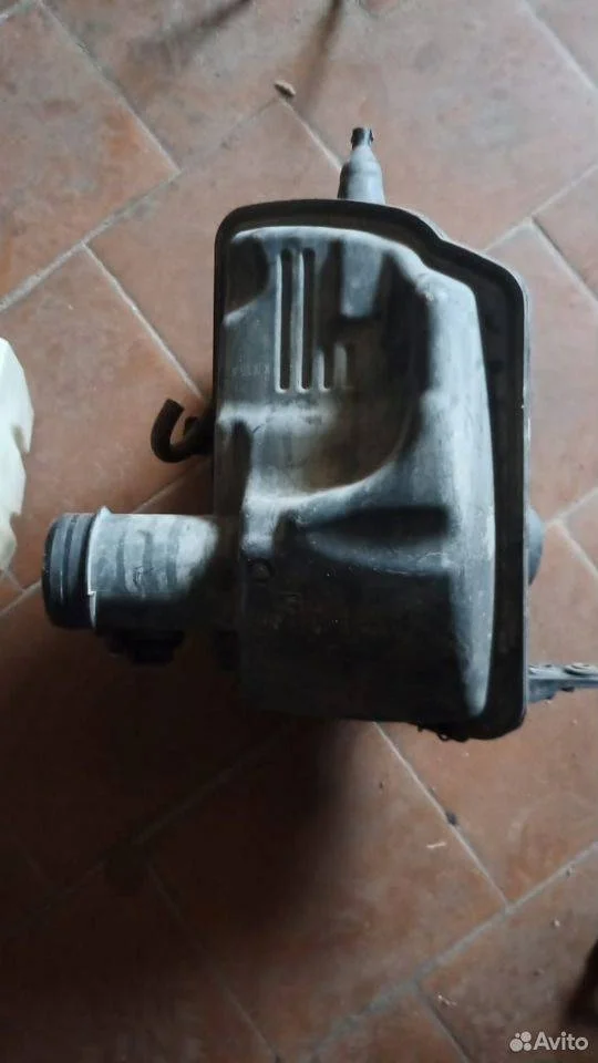 Корпус воздушного фильтра Nissan X-Trail II (2007—2011)