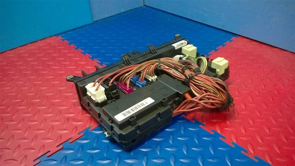 блок предохранителей BMW X5 E53 61138384527  M54B30 231 лс 3.0i 2004 М482 toledo-blau металлик