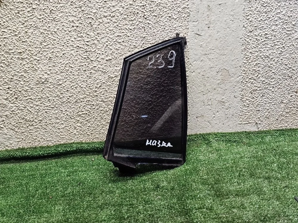 Форточка двери задней правой на Mazda 6 GH