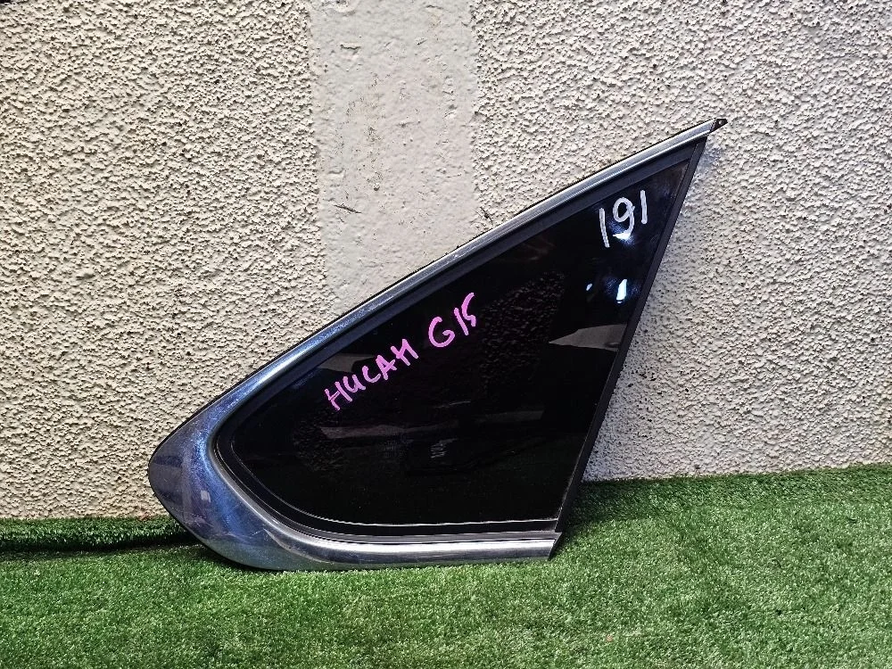 Стекло глухое правое на Nissan Almera G15