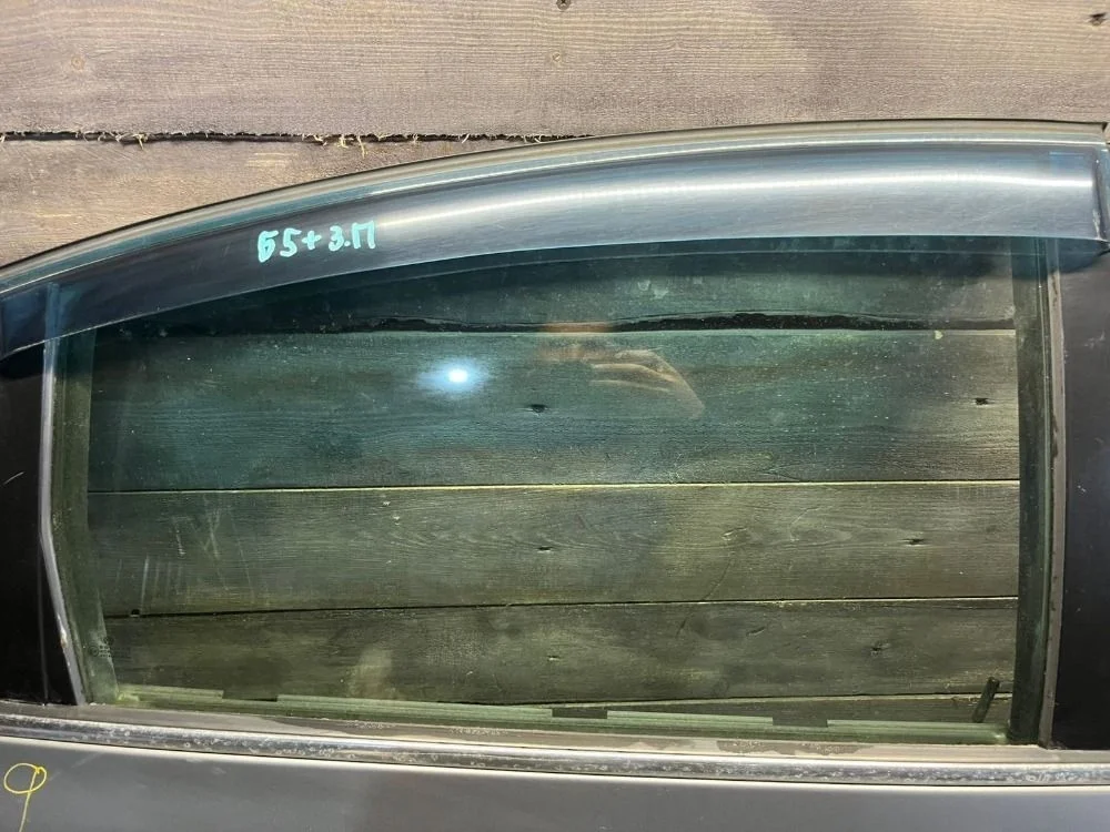 Стекло задней правой двери Volkswagen Passat b5