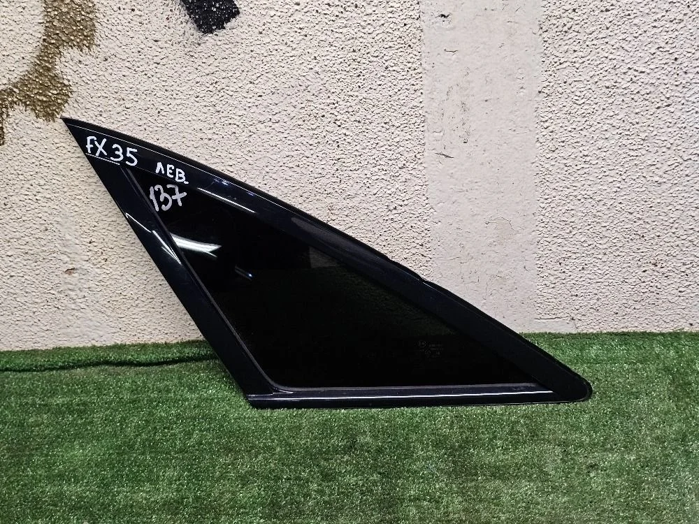 Форточка кузова задняя левая Infiniti Fx35