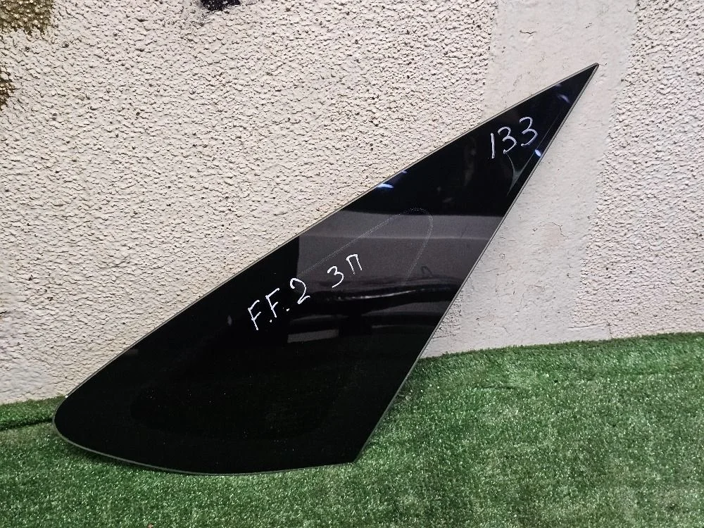 Стекло глухое правое на Ford Focus 2