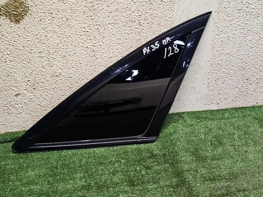 Стекло глухое правое на Infiniti FX35