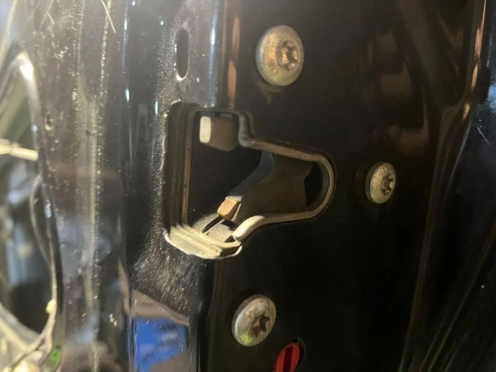 Замок двери задней правой Opel Astra H