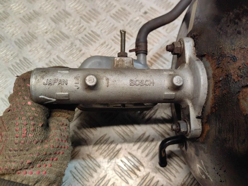 Главный тормозной цилиндр Mitsubishi Lancer 9