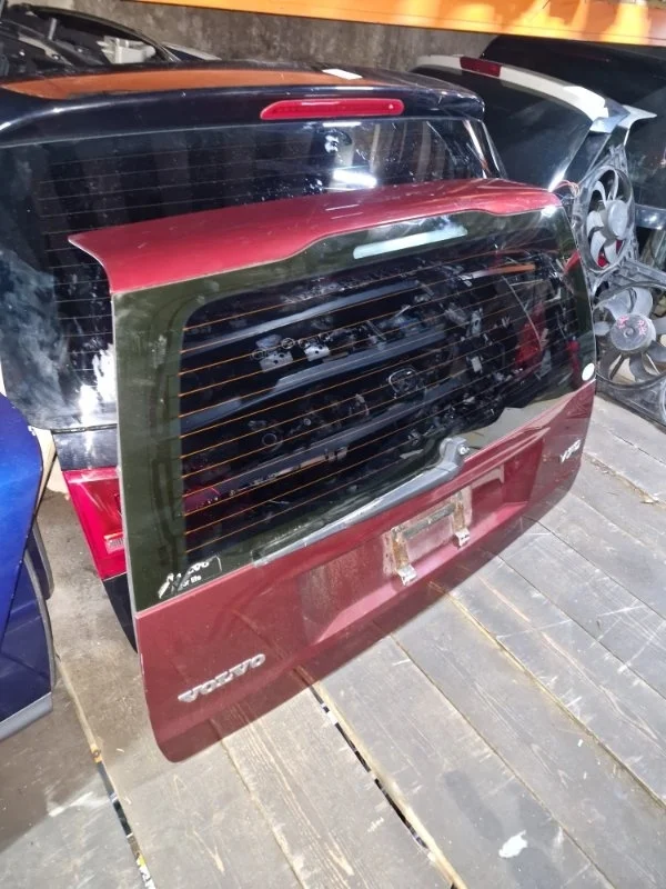 Крышка багажника Volvo V70 2002 SW