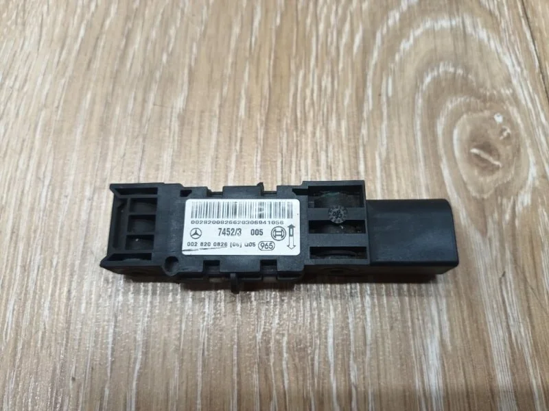 Датчик удара Mercedes W220