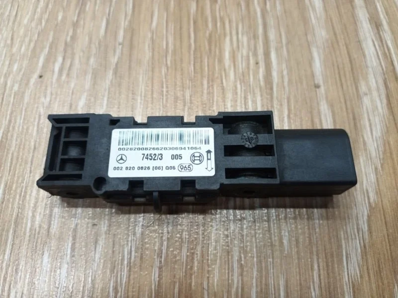 Датчик удара Mercedes W220