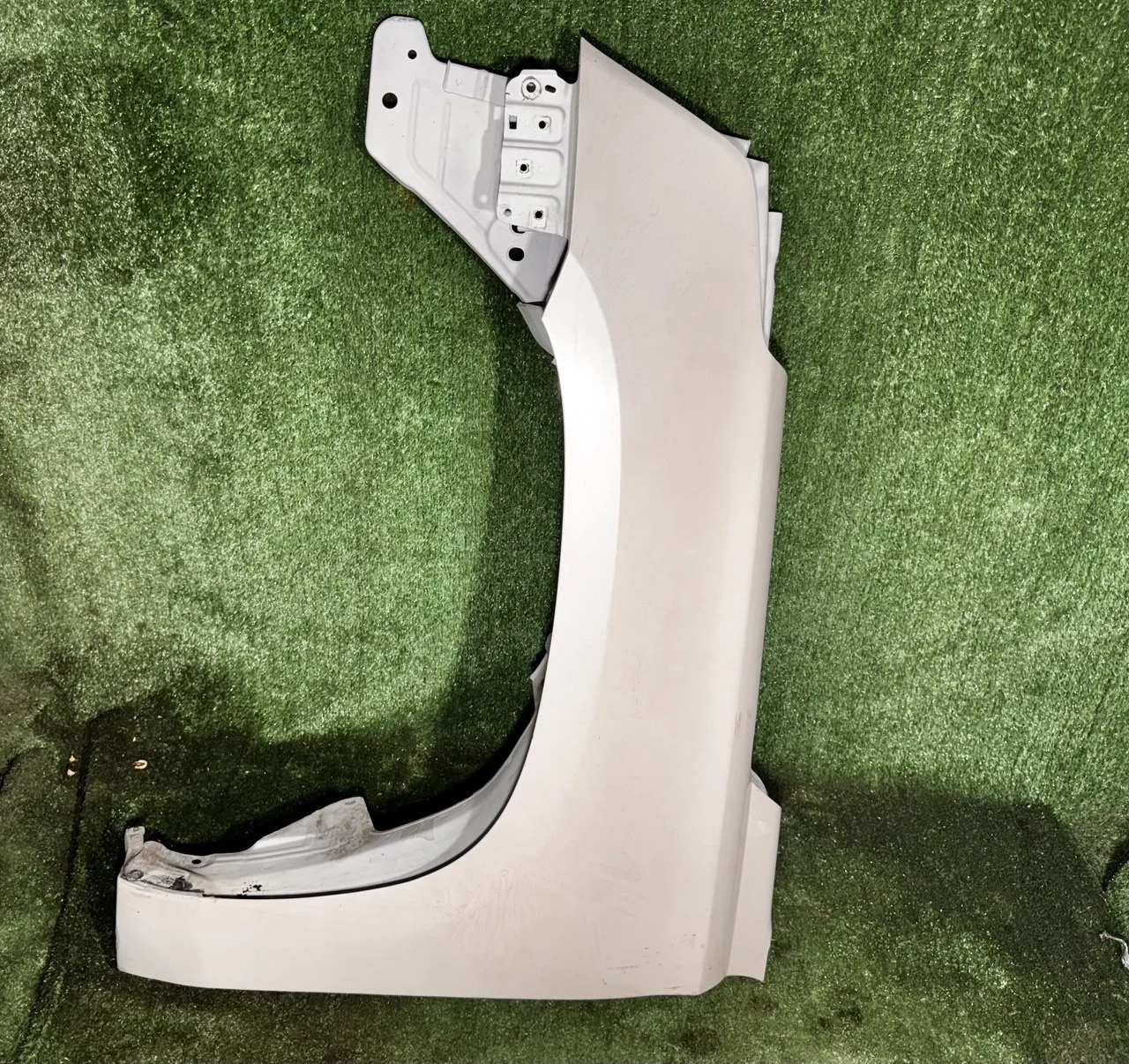 Крыло переднее левое Cadi 134590