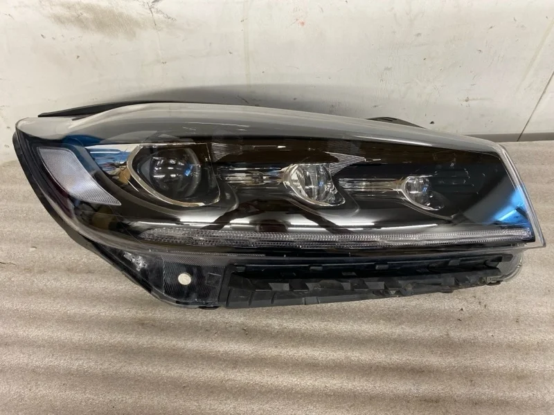 Фара светодиодная Kia Sorento 3 2014 2015 2016 2017 2018 2019 2020 92102C5600 UM, передняя правая