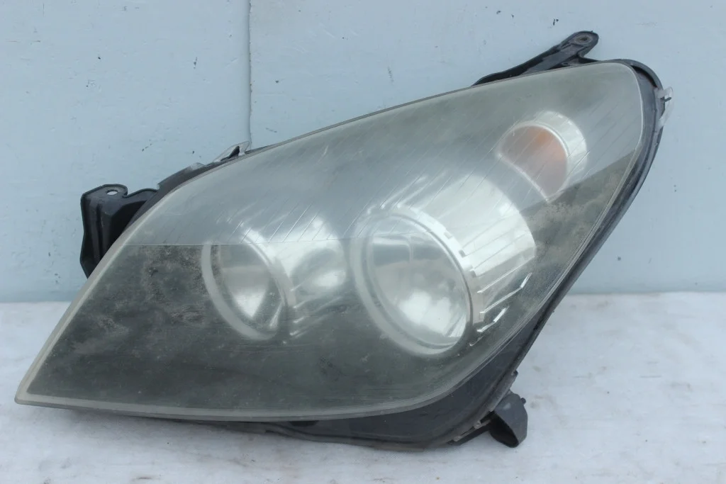 Фара черная Lh пожелтело стекло Opel Astra H