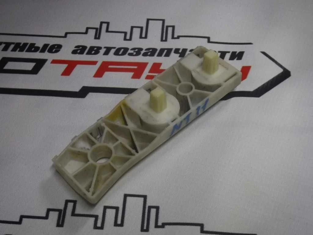 КРОНШТЕЙН БАМПЕРА NISSAN ЗАД ПРАВО 85270JG00A