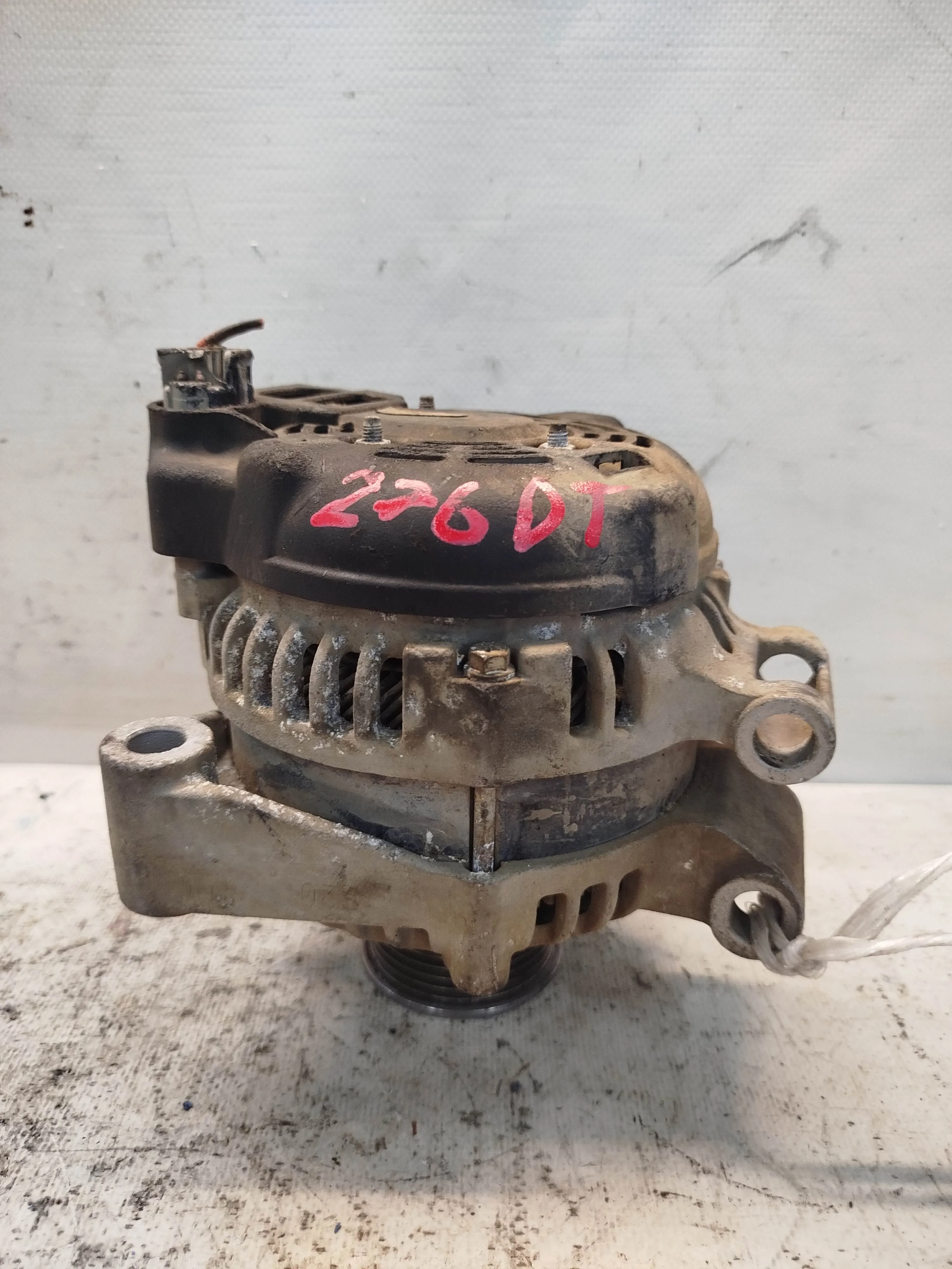 ГЕНЕРАТОР LAND ROVER 276DT DISCOVERY RANGE ROVER SPORT L319 L320 YLE500200 150A D4248