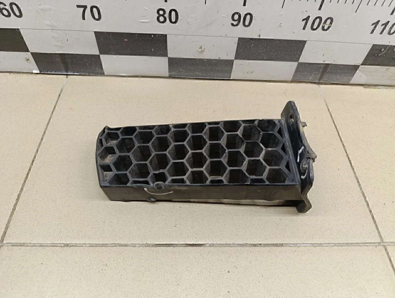 Кронштейн усилителя переднего бампера левый ix35/Tucson 2010-2015