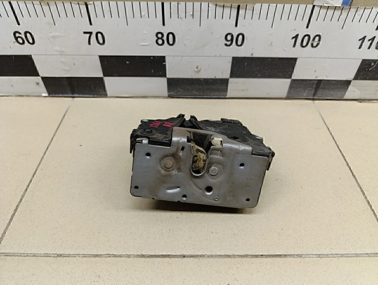 Замок двери задней правой Corsa D 2006-2015