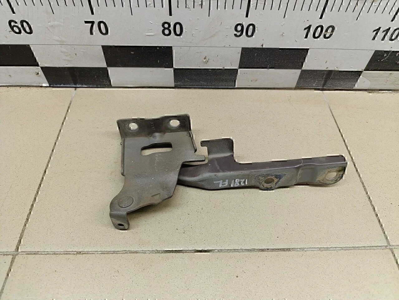 Петля капота левая ix35/Tucson 2010-2015