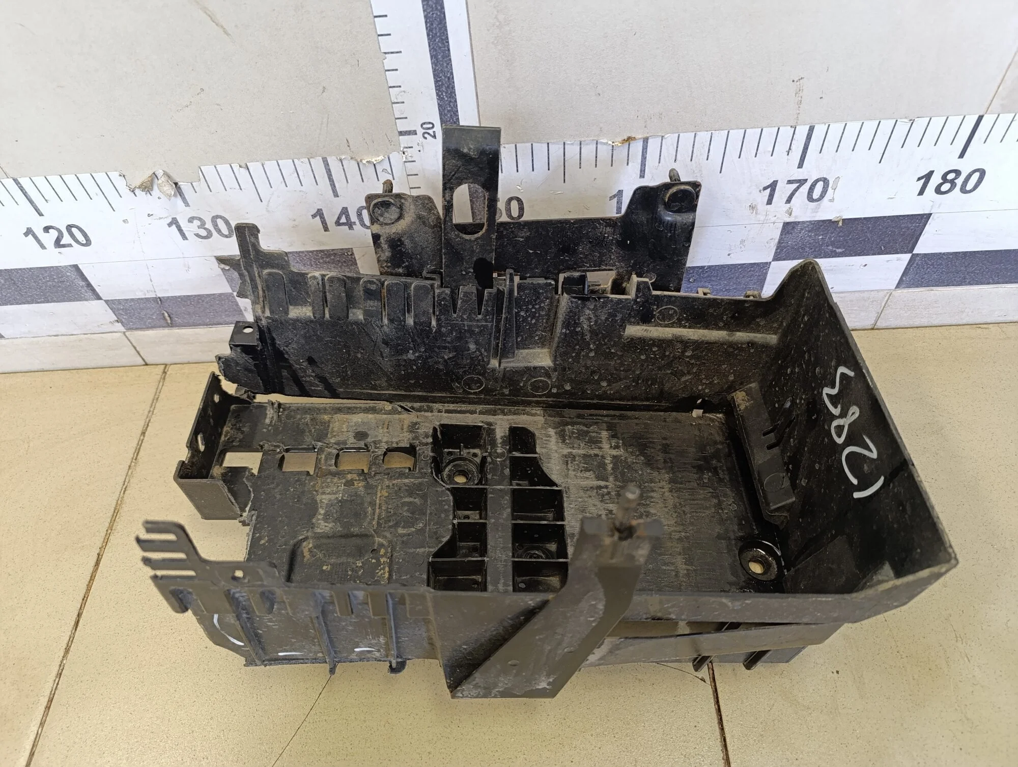 Крепление АКБ (корпус/подставка) Cruze 2009-2016