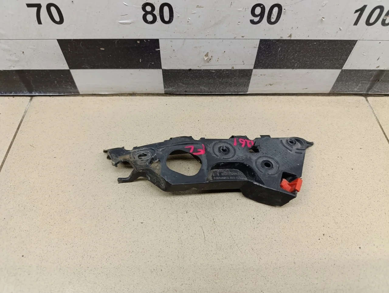 Направляющая переднего бампера левая Corsa D 2006-2015