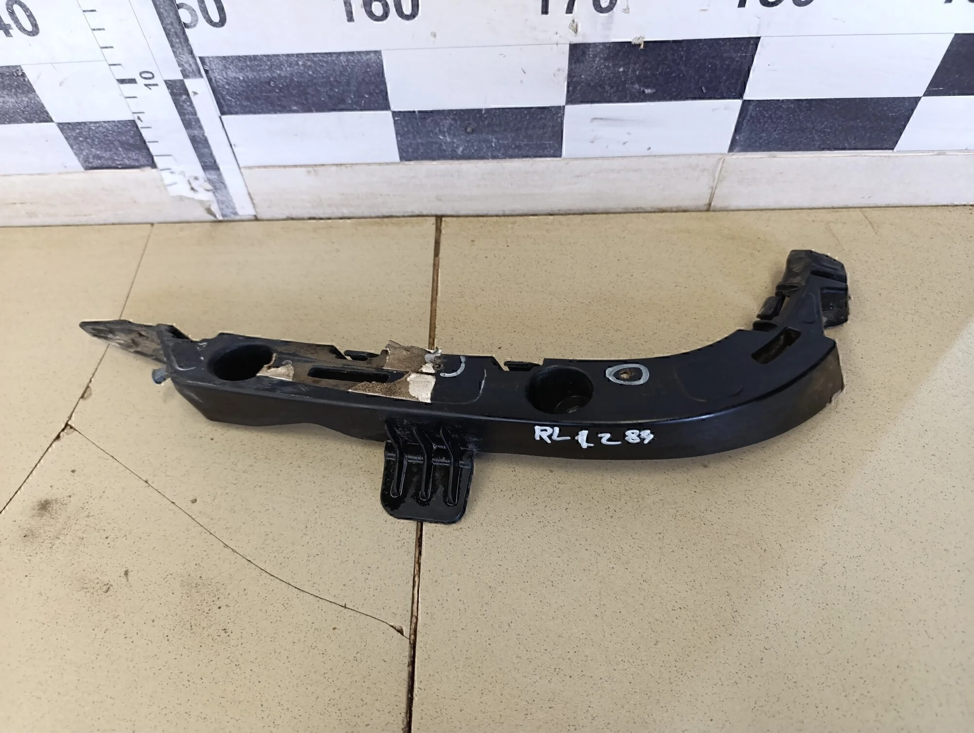 Направляющая заднего бампера левая Cruze 2009-2016