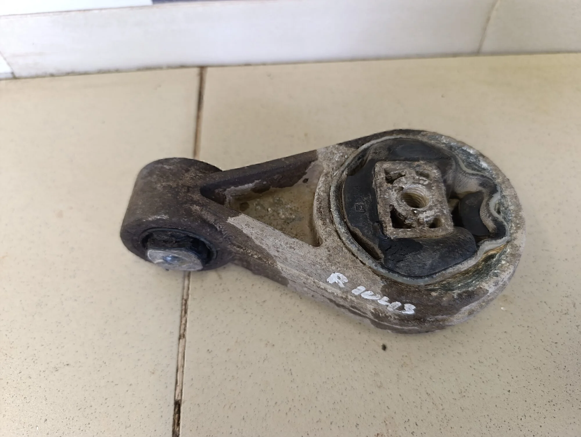 Опора двигателя задняя Focus I 1998-2004