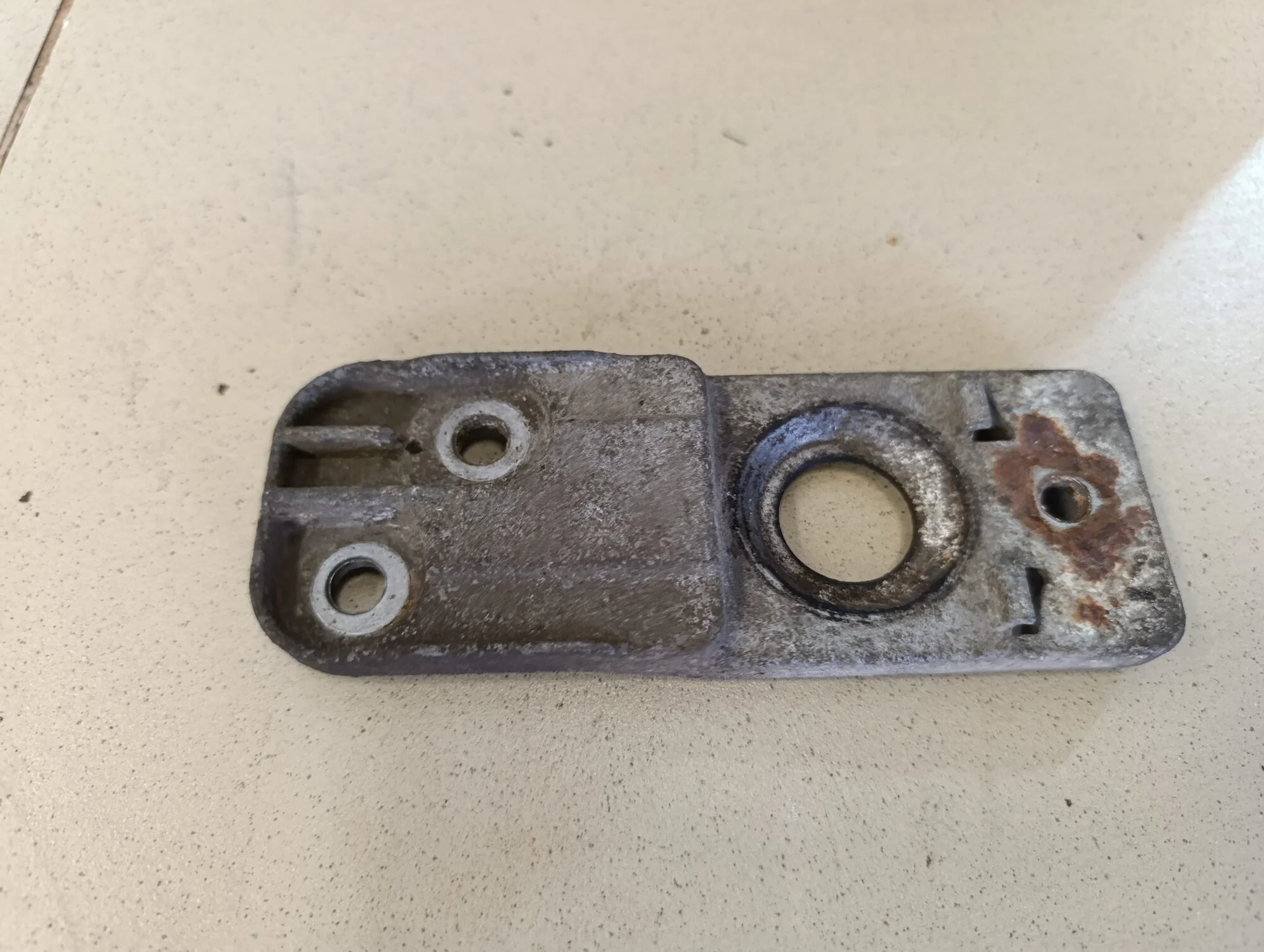 Кронштейн радиатора Cruze 2009-2016