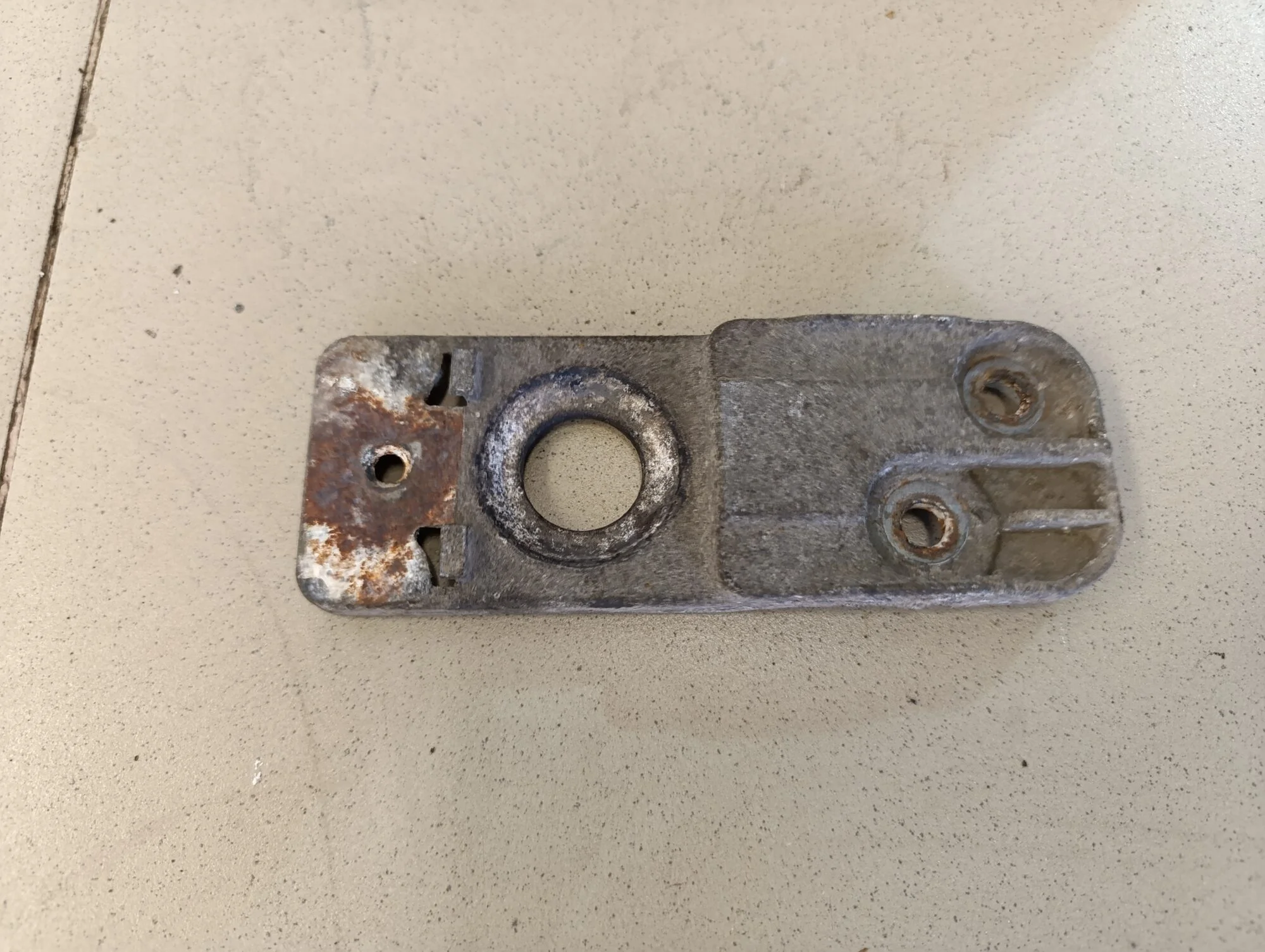 Кронштейн радиатора Cruze 2009-2016