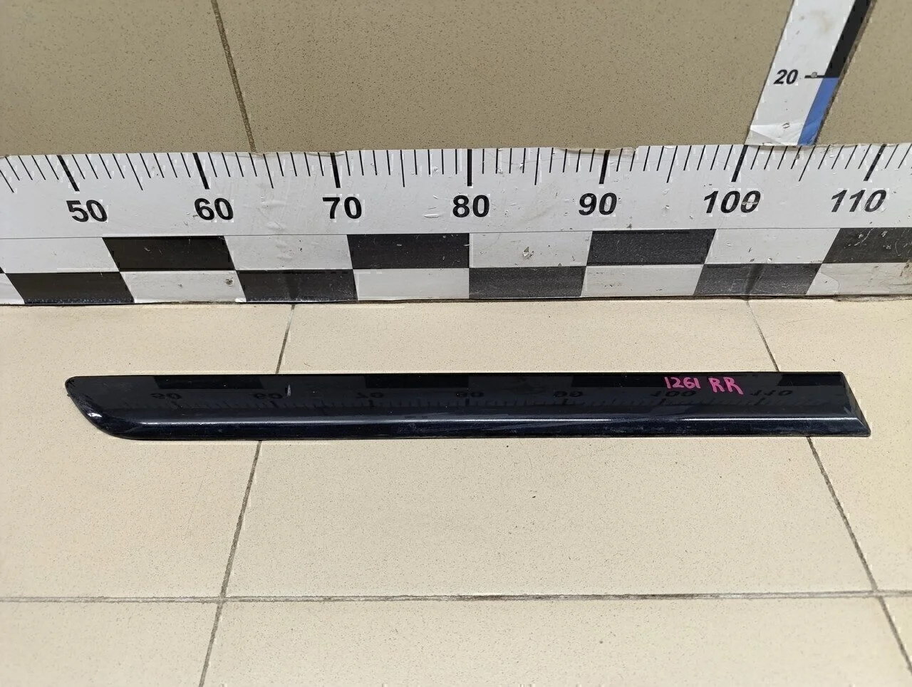 Молдинг задней правой двери Corsa D 2006-2015