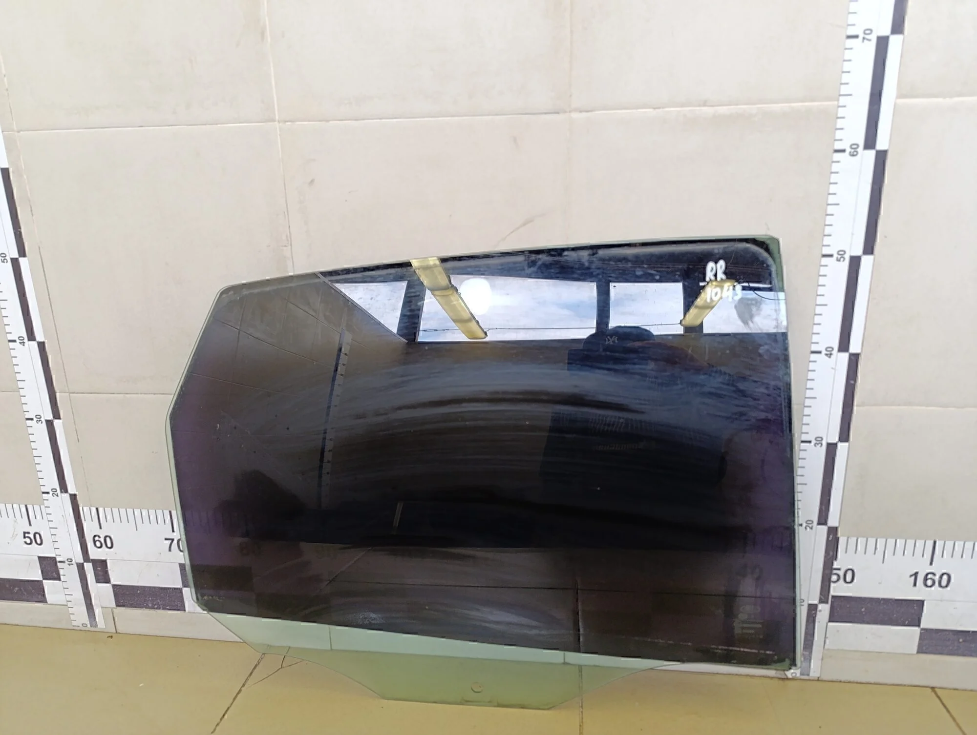 Стекло двери задней правой Focus I 1998-2004