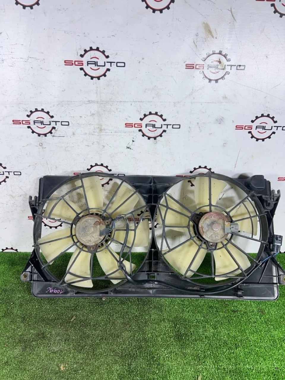 Диффузор радиатора Toyota Celica 2002 ZZT230