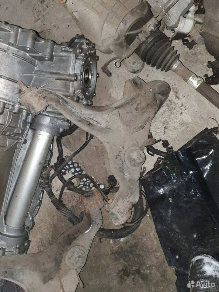 Рычаг передний нижний правый Mitsubishi Pajero III (1999—2003)