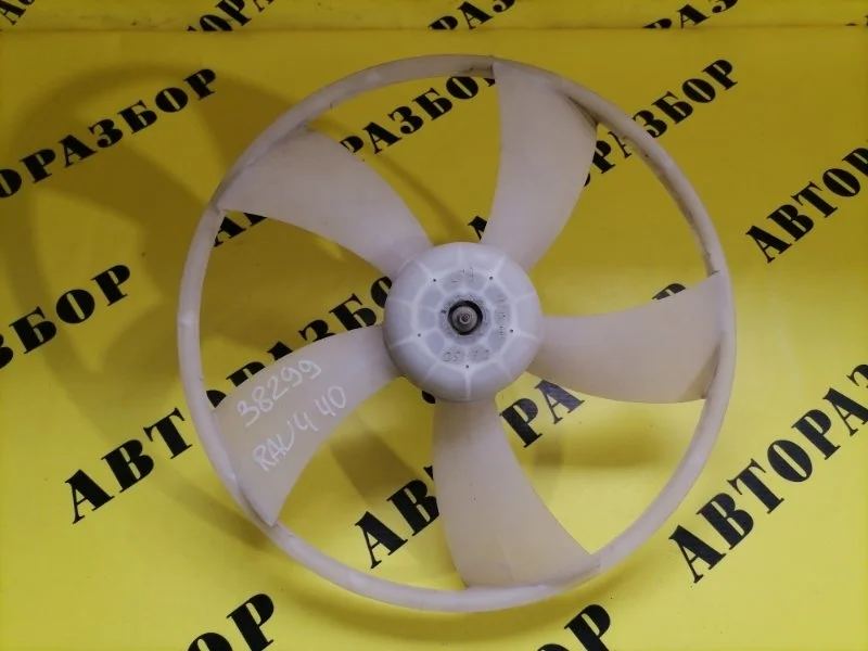 Вентилятор радиатора TOYOTA RAV4 40 2013-2019 1636328020