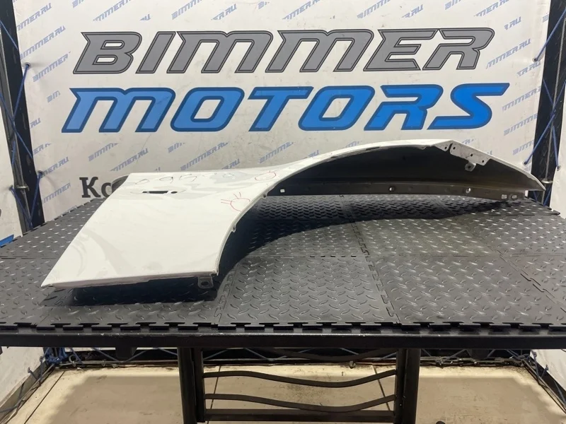 Крыло Bmw 41357135680 E90, правое