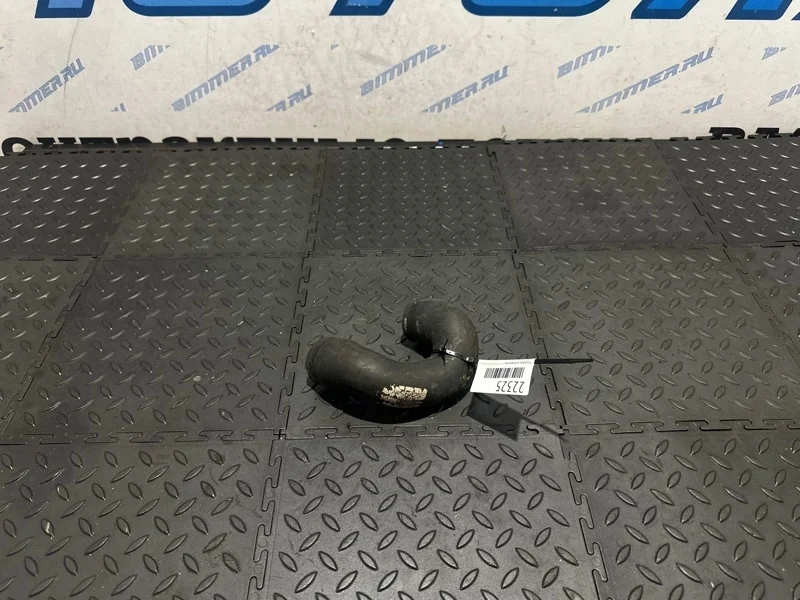 Патрубок охлаждения BMW 11537521049 E60 N52B30A