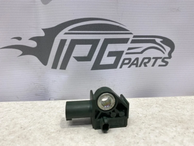 Датчик удара Mercedes-benz 2012 C204