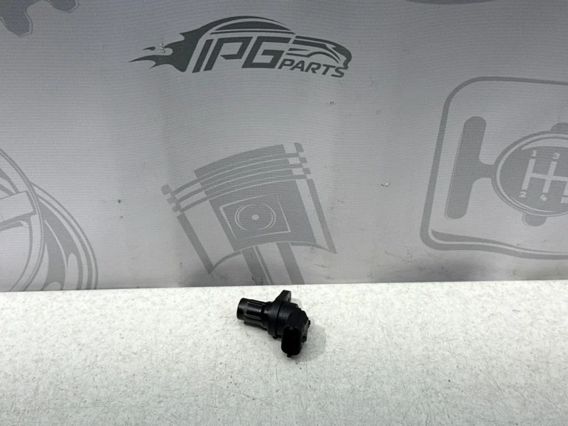 Датчик распредвала Mercedes-benz 2010 W204