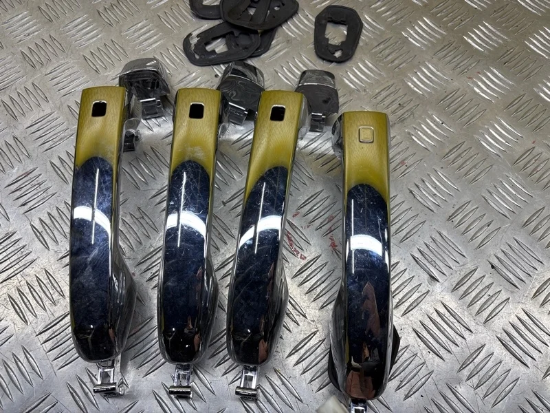 Ручка наружная Toyota Land Cruiser 200 (2008-2021) 2014 6921060210