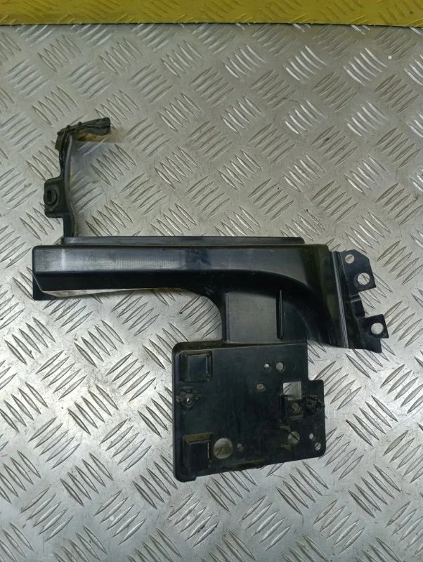 Кронштейн заднего бампера правый Land Rover Range Rover Evoque I (2011-2018) 2016 LR048696 2.0 D 204DTD