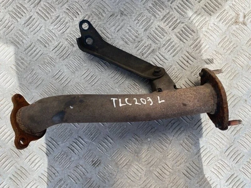 Труба приемная глушителя Toyota Land Cruiser 200 (2008-2021) 2010 1742051010 4.5 D 1VDFTV