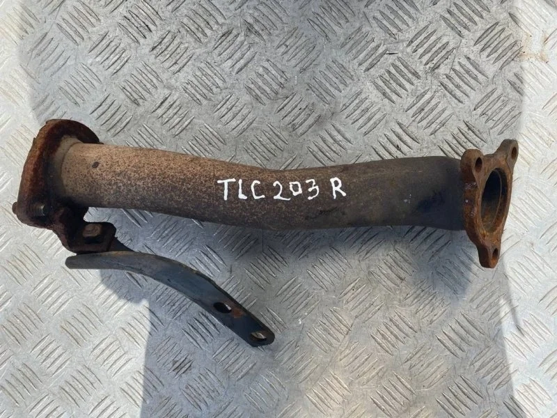 Труба приемная глушителя Toyota Land Cruiser 200 (2008-2021) 2010 1742051010 4.5 D 1VDFTV