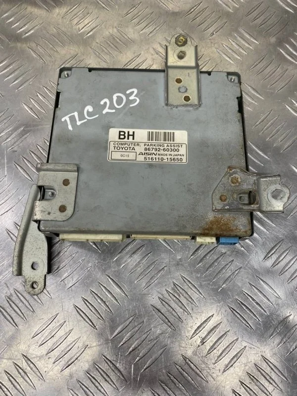 Блок управления парктрониками Toyota Land Cruiser 200 (2008-2021) 2010 8679260300 4.5 D 1VDFTV