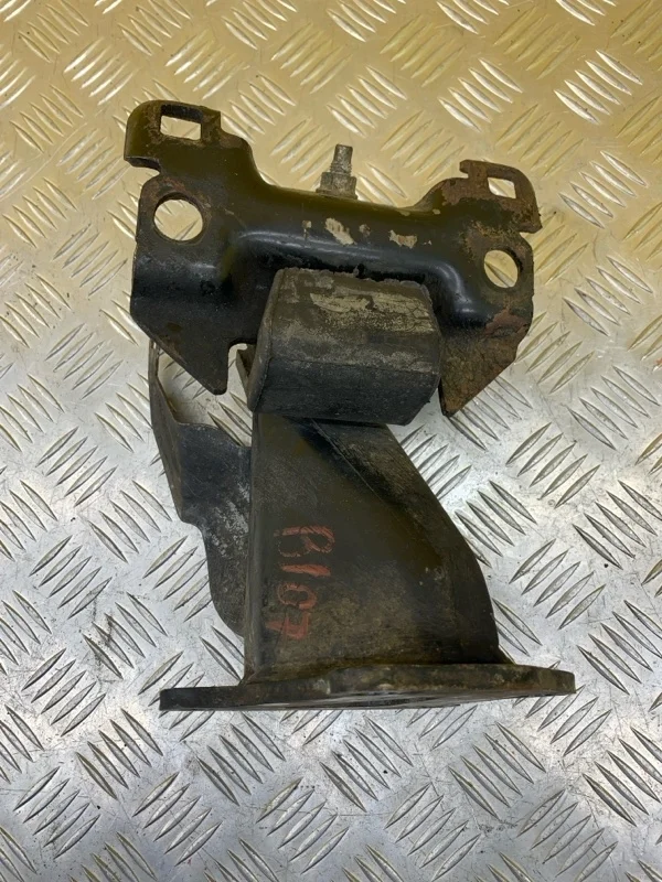 Подушка крепления двигателя Nissan Navara (D40) 2004-2015 2008 11220EB300 ПИКАП 2.5 D YD25DDTI