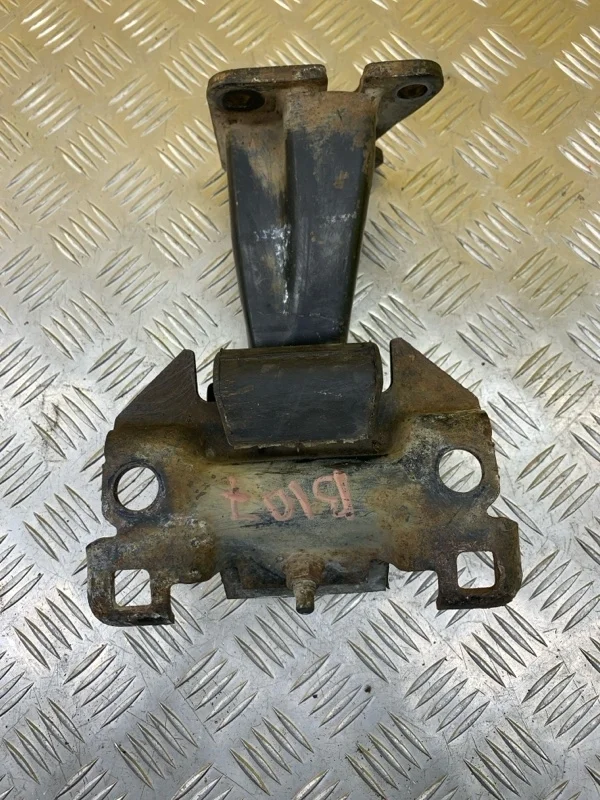 Подушка крепления двигателя Nissan Navara (D40) 2004-2015 2008 11220EB300 ПИКАП 2.5 D YD25DDTI