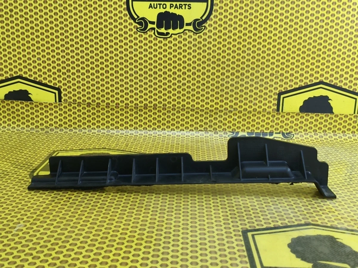 Дефлектор радиатора Hyundai IX35 2012 291362Y000 LM G4KD, правый