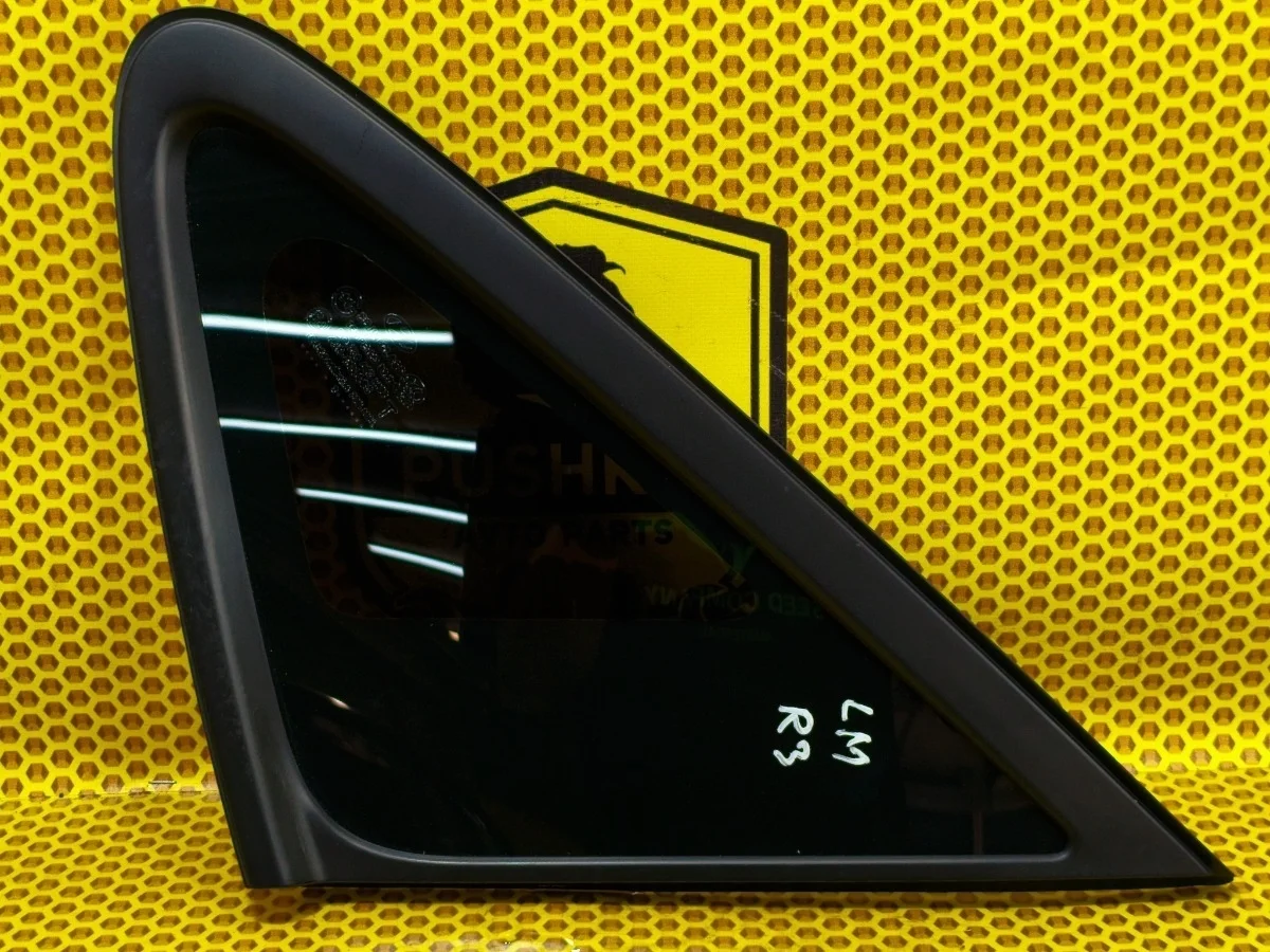 Стекло кузовное Hyundai IX35 2012 878202S000 LM G4KD, заднее правое